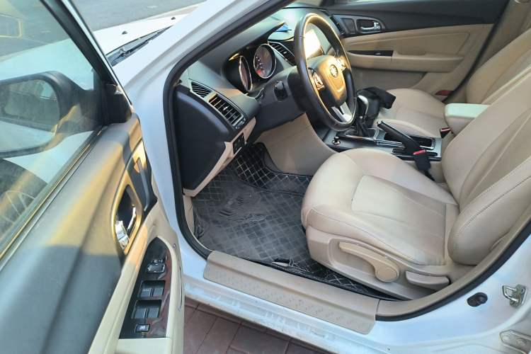 Used Bestune B50 2013 1.6L manual luxury version
