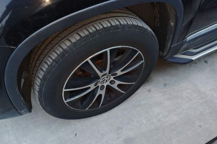 Used Volkswagen Tiguan 2015 1.8TSI Automatic Two-Wheel Drive Luxury Model Left Front Wheel Hub