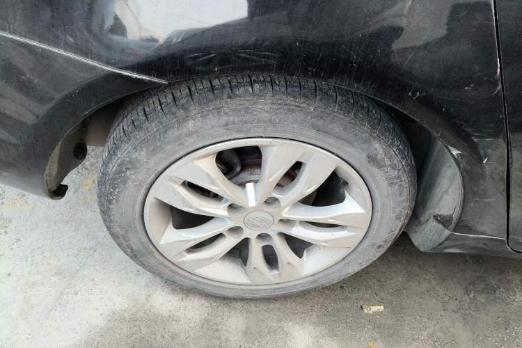 Used Geely Auto Emgrand 2014 Sedan 1.5L Manual Elite Model
