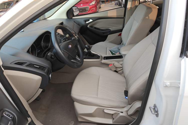 Used Ford Focus 2017 Sedan 1.6L Manual Comfort Plus SmartDrive Edition
