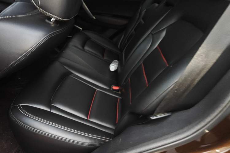 Used Geely Auto Emgrand X7 Sport 2018 1.8TD Automatic Two-Wheel Drive Smart Connect 4G Internet Edition