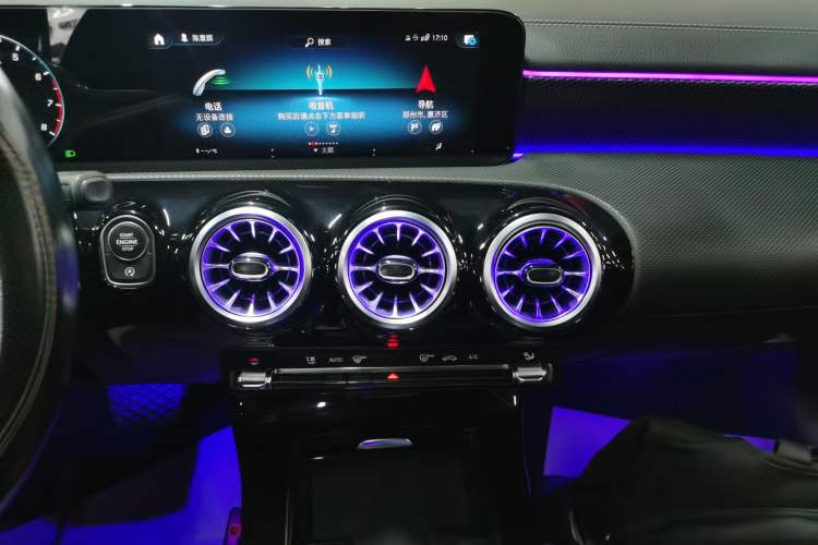 Used Mercedes-Benz A-Class 2022 Revised Version A 200 L Sport Sedan Fashionable Style Audio And AC Panel