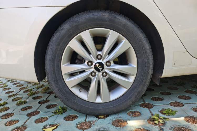 Used Kia K4 2014 1.8L Automatic GLS
