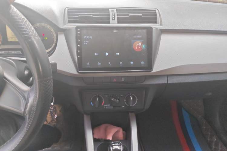 Used Skoda Fabia 2017 1.4L Automatic Car Enjoy Edition Audio And AC Panel