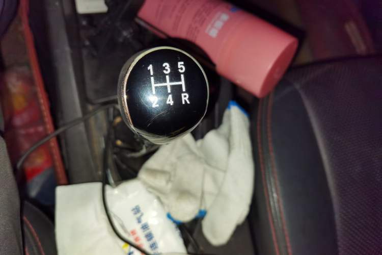 Used CHANGAN KAICHENG Oushang A600 2016 1.5L Manual Fashion 7-Seater Gear Lever