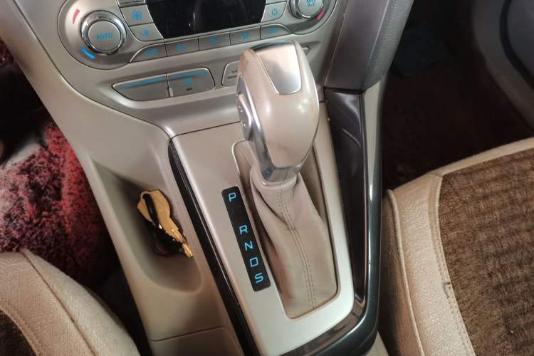 Used Ford Focus 2012 Hatchback 1.6L Automatic Fashion Edition