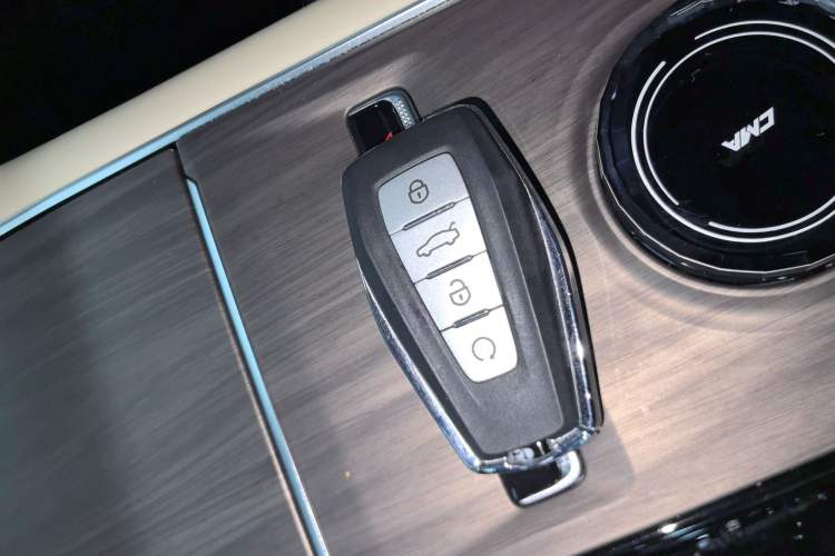 Used Geely Auto Monjaro L 2025 Dongfang Yao 2.0TD Automatic All-Wheel-Drive Wangyue Edition Vehicle Key