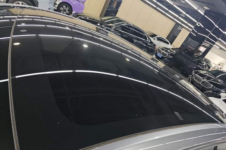 Used Tesla Model Y 2025 Rear-Wheel-Drive Version
