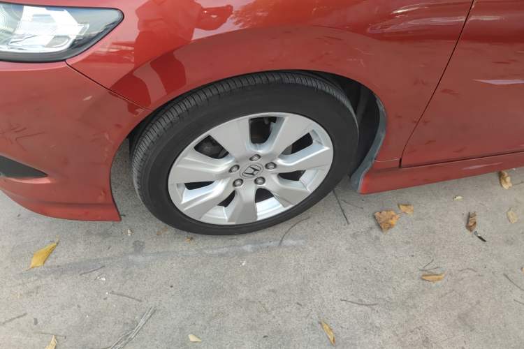 Used Honda Jade 2013 1.8L automatic Comfort version 5 seats
