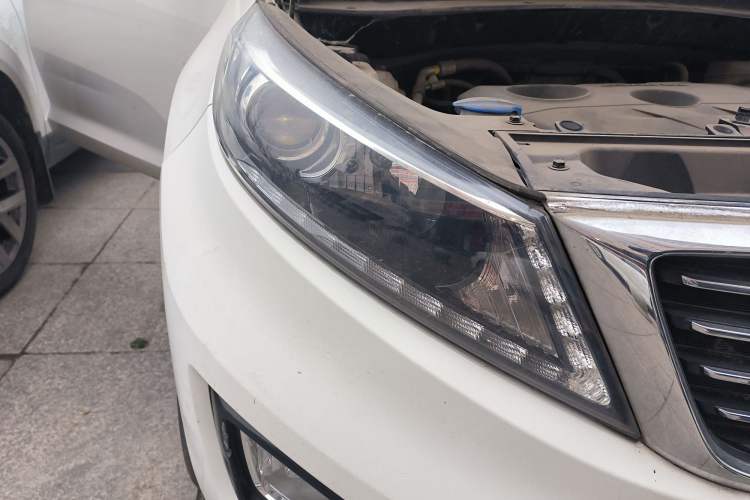 Used Kia Sportage R 2015 2.0L Automatic Two-Wheel Drive GLS Right Front Headlight