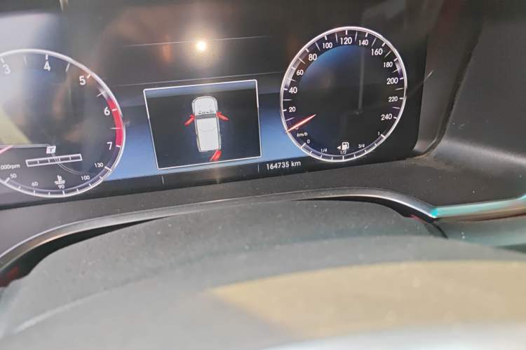 Used BAIC Off-Road BJ40 2018 PLUS 2.3T Automatic Four-Wheel Drive Premium Edition China V Odometer Close Up