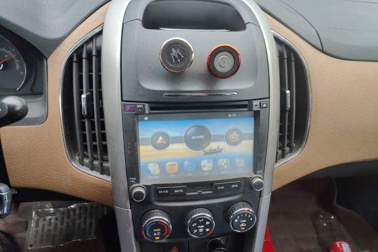 Used Baojun 630 2013 1.5L manual Entry-level trim
