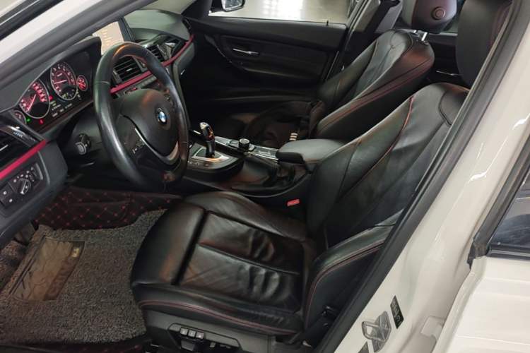 Used BMW 3 Series 2013 316i Sport Design Package

