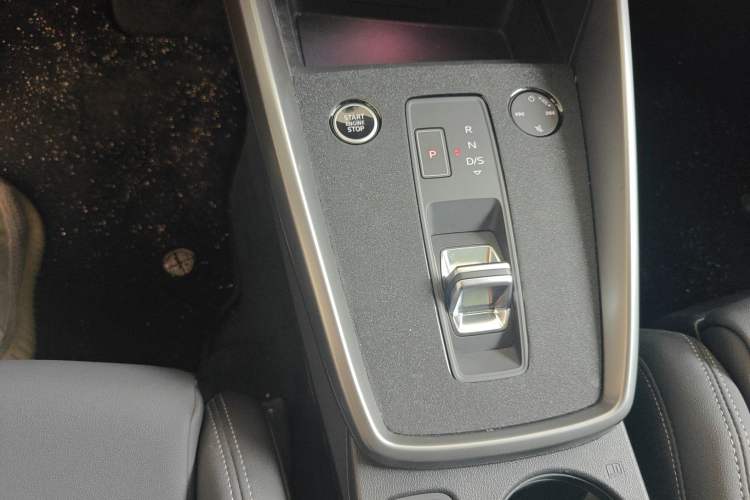 Used Audi A3 2024 Sportback 35 TFSI Fashionable Sports Model Gear Lever