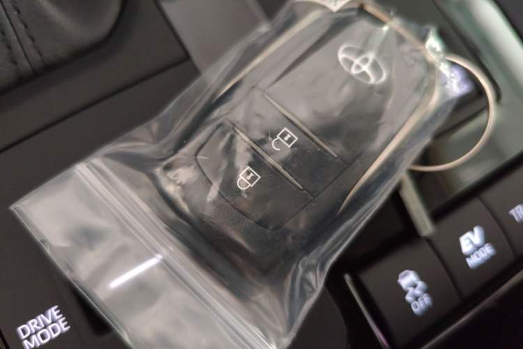 Used Toyota Highlander 2024 2.5L Smart Electric Hybrid Dual-Motor All-Wheel-Drive Luxury 7-Seater