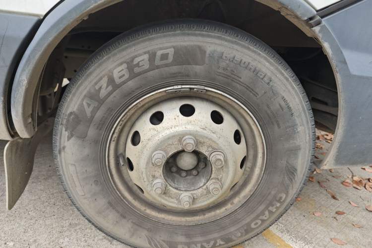 Used Iveco Power Daily 2017 2.5T Deluxe A32 Mid-Roof 5-7 Seater 47Z5 Passenger Van