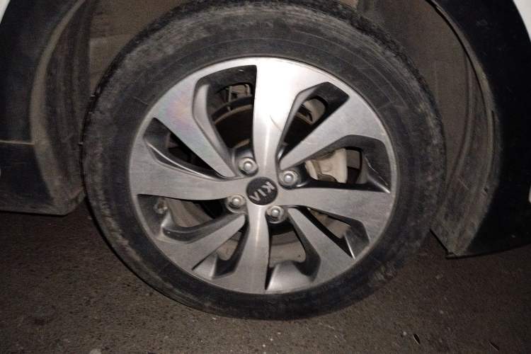 Used Kia KX Cross 2017 1.4L AT GLS