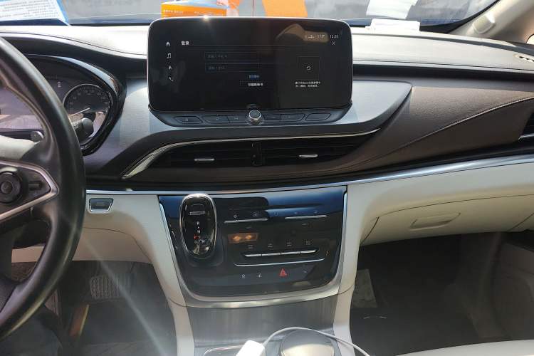 Used Buick GL8 2021 Land Cruiser Executive Class 652T Luxury Model Audio And AC Panel