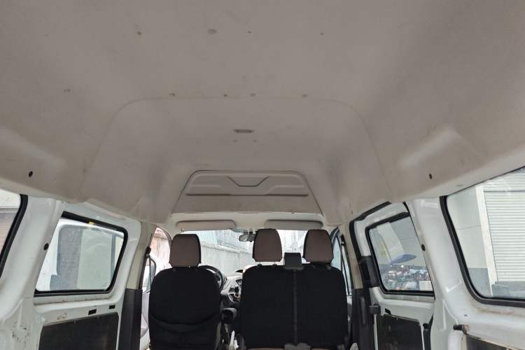 Used Ford Transit 2019 2.0T Diesel Multi-Purpose Commercial Vehicle Mid-Drive Mid-Roof 6-Seater China VI Standard
