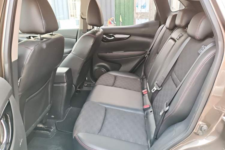 Used Nissan Qashqai 2017 2.0L CVT Smart Enjoyment Version China VI Standard Left Rear Seat