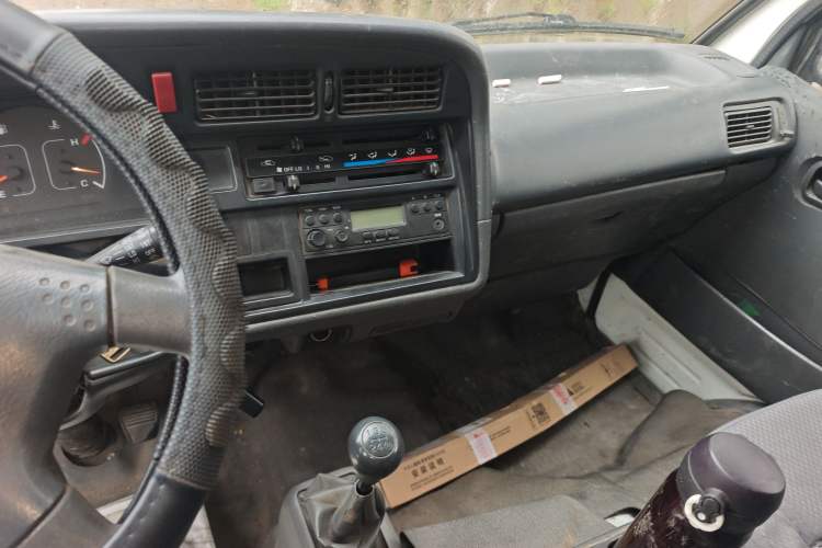 Used Jinbei Hiace 2011 2.0L 5th Generation Kuaiyunwang Standard Version 4G19
