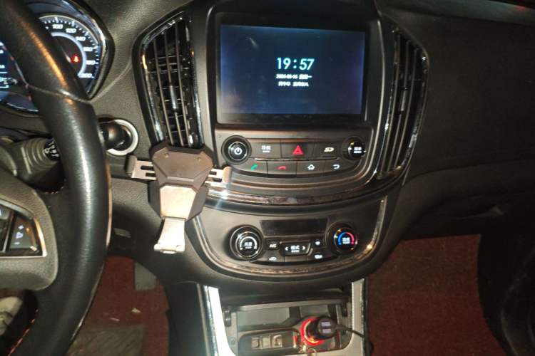 Used Baojun 560 2015 1.8L Manual Elite Edition