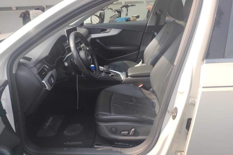 Used Audi A4L 2019 40 TFSI Fashion Edition China VI Emission Standard
