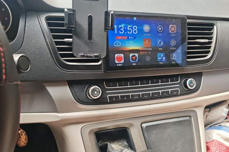 Used SAIC MAXUS G10 2014 2.0T Manual Elite Edition Audio And AC Panel