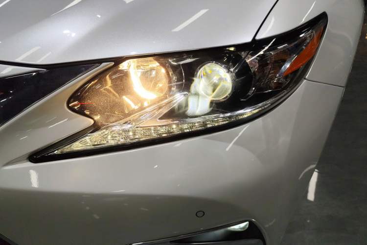 Used Lexus ES 2015 300h Comfort Edition
