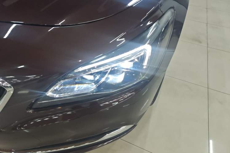 Used Buick LaCrosse 2018 28T Luxury Model