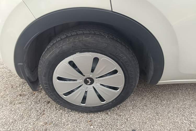 Used Wuling Bingo 2023 203km Light Edition Right Rear Wheel Hub