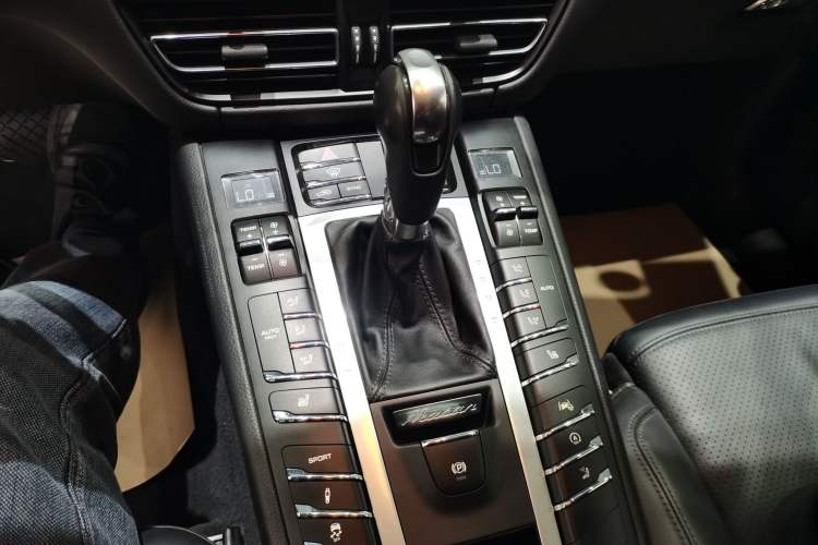 Used Porsche Macan 2020 Macan 2.0T