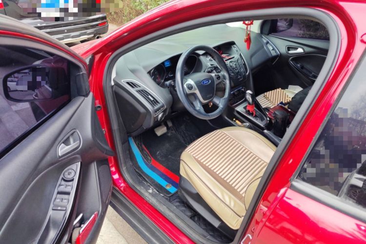 Used Ford Focus 2012 Hatchback 1.6L Automatic Fashion Edition
