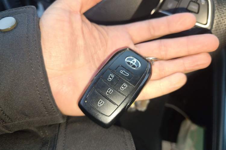 Used Toyota Sienna 2024 2.5L Hybrid Four-Wheel Drive Prestige Edition
