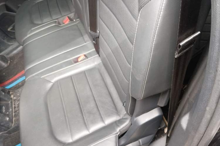 Used Volkswagen Teramont 2020 Revised Version 380TSI Four-Wheel Drive Luxury Edition Left Rear Seat