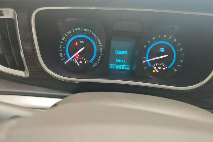 Used Buick GL8 2013 3.0L XT Luxury Business Flagship Edition Odometer Close Up