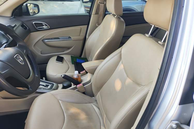 Used Baojun 630 2014 1.5L automatic comfort version
