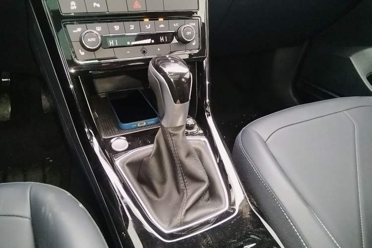 Used Volkswagen Tharu 2025 NewRui 300TSI Prestige Edition