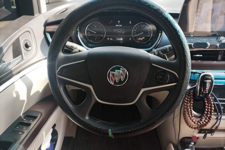 Used Buick GL8 2020 Land Cruiser Executive Class 652T Comfort Model