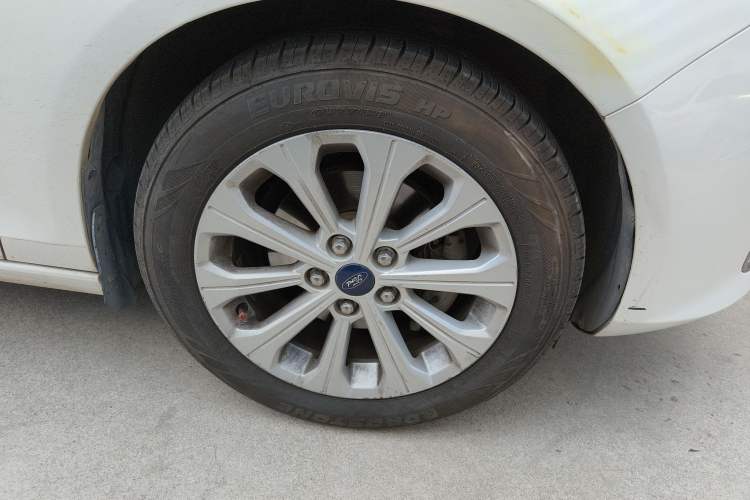 Used Ford Escort 2015 1.5L Automatic Fashion Model
