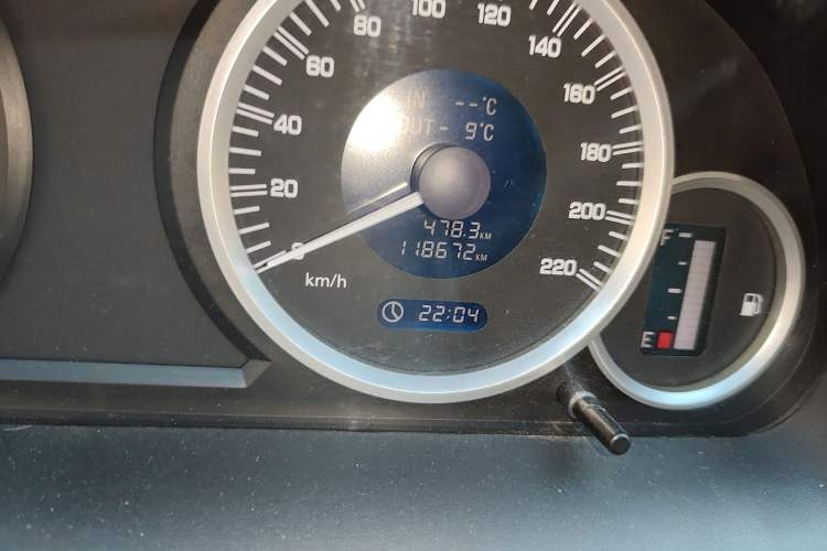 Used JMC Yusheng S350 2011 2.4T Two-Wheel-Drive Luxury 5-Seater Odometer Close Up