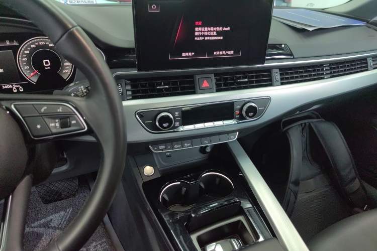 Used Audi A5 2022 Coupe 40 TFSI Fashion Dynamic Model Audio And AC Panel