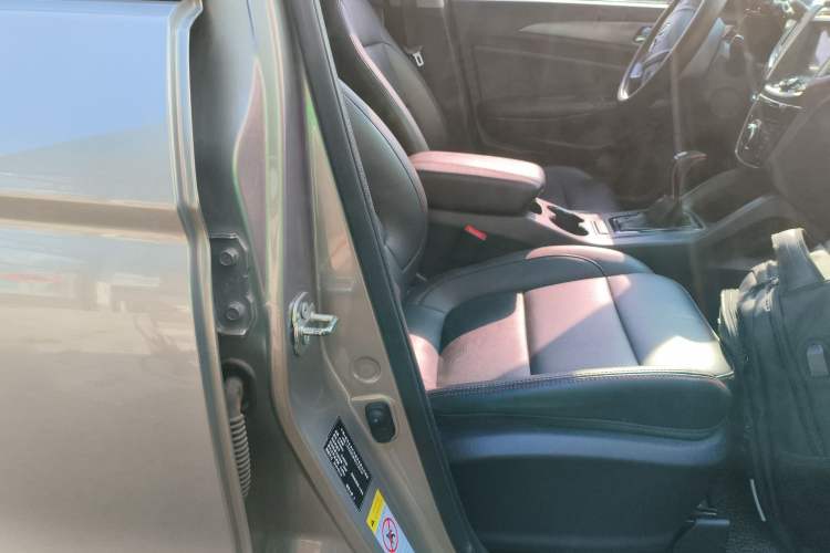 Used CHANGAN CS75 2015 1.8T Automatic 4x4 Prestige Model China V Emission Standard