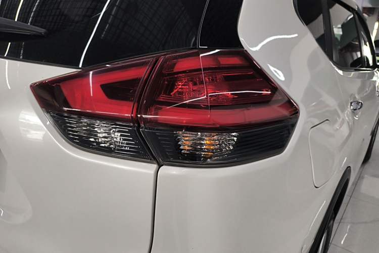 Used Nissan X-Trail 2019 2.0L CVT Smart Connect Comfort Edition 2WD
