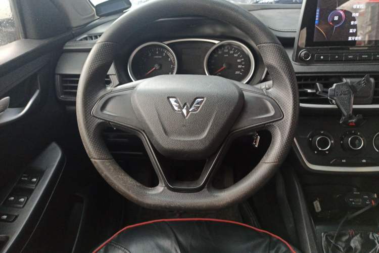 Used Wuling Hongguang S3 2019 1.5L Manual Standard Version China VI Standard Steering Wheel