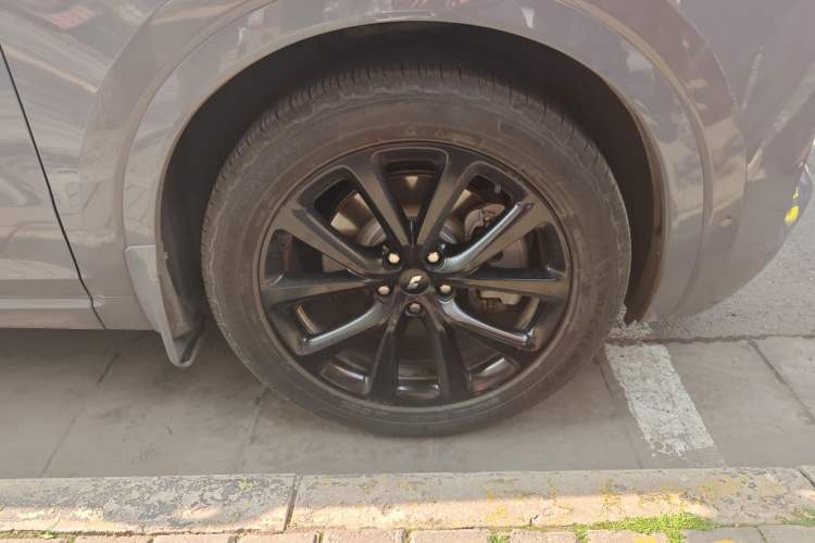 Used Li Auto ONE 2020 Extended-Range 6-Seater Version Right Front Wheel Hub