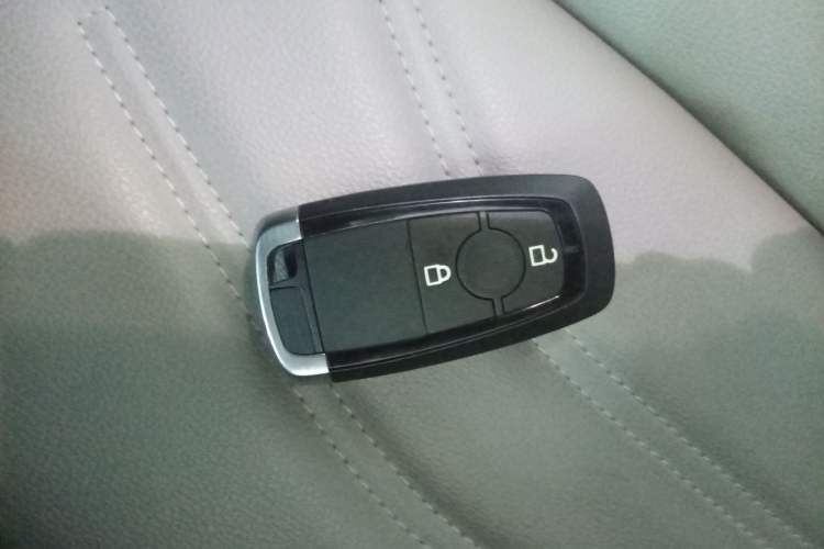 Used Ford Escape 2020 EcoBoost 245 Two-Wheel-Drive Comfort Edition Vehicle Key