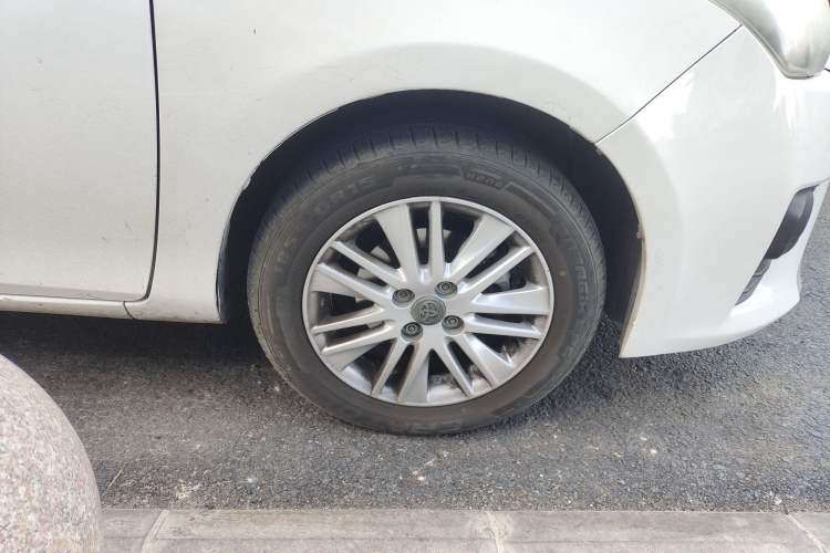 Used Toyota YARiS L Zhi Xuan 2015 1.5E Automatic Charm Edition
