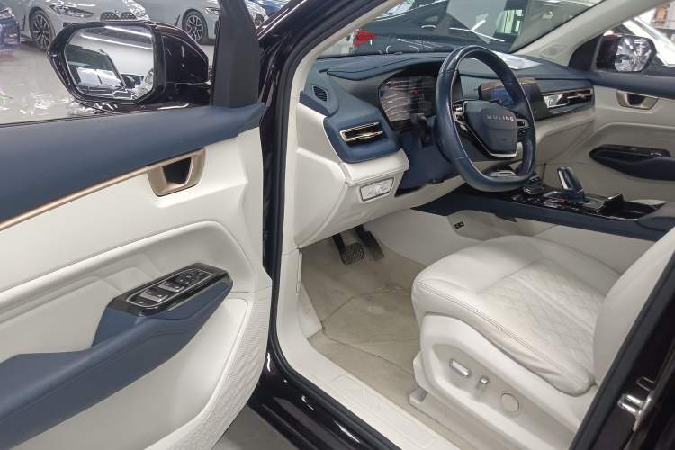 Used Wuling Victory 2023 2.0L DHT Luxury Edition
