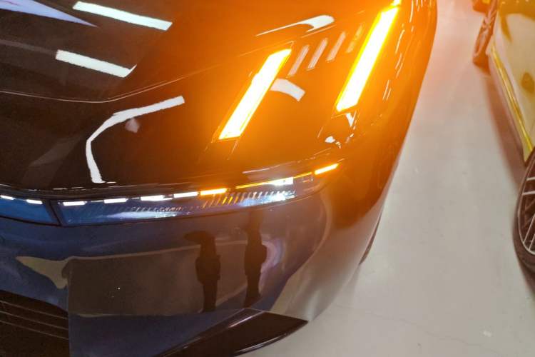 Used Lynk & Co Lynk & Co 10 EM-P 2025 Model 240 Four-Wheel Drive Ultra